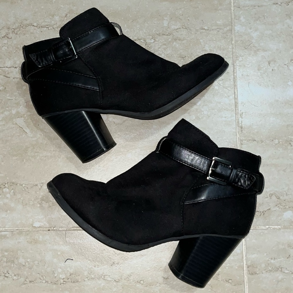 Black Faux-Suede Bolero Block Heel Boots w/ Faux-Leather Buckle Strap Size 6